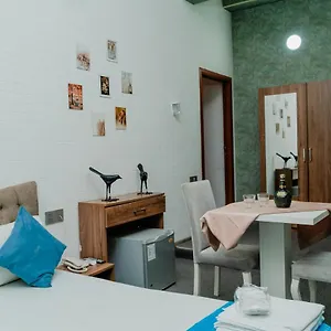فندق Center